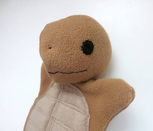 Maňuška korytnačka - hnedá