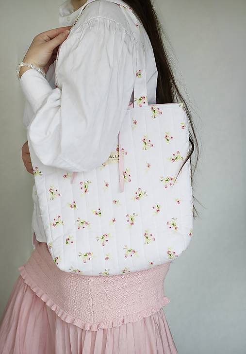 Kabelky - Prešívaná taška s mašličkou - 18114868_