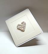 Papiernictvo - Blahoželanie / pohľadnica so srdiečkom z ruží ... - 18117342_