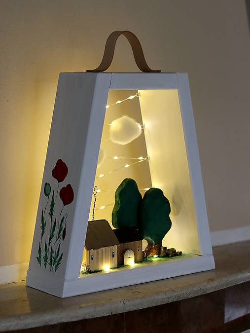 Lampášik "vidiecky domček vo vlčom maku"