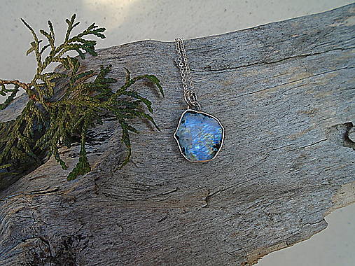 Strieborný prívesok Ag925 Mesačný kameň