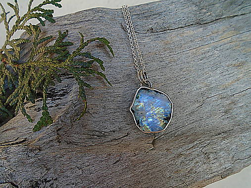 Strieborný prívesok Ag925 Mesačný kameň