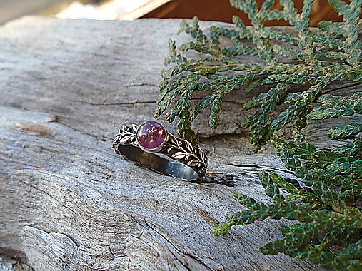 Strieborny prsteň Ag 925 Vavrínové listky Rubelit