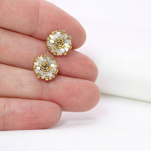 Zlaté napichovacie náušnice