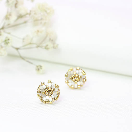 Zlaté napichovacie náušnice