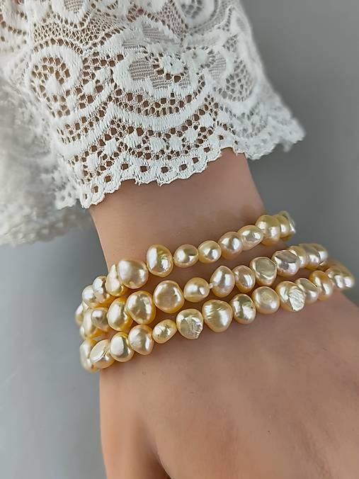 Náramky - luxusný náramok lososová perla - trojradový - 18120326_