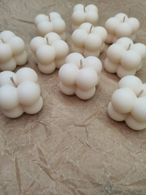 Sójové sviečky pre svadobných hostí