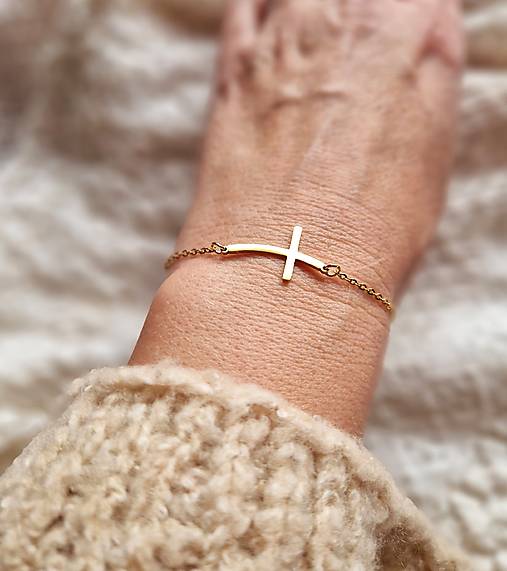 Náramky - Náramok*zaoblený krížik*horizontálný*pozlátená oceľ - 18120414_