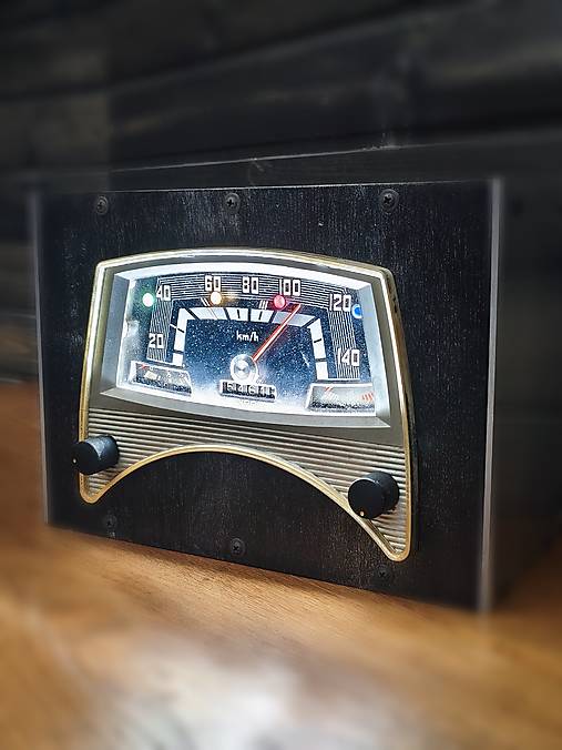 Lampa dekoračná auto