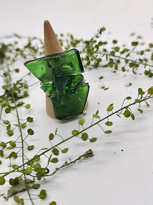 Ručne vyrábaný prsteň z vínovej fľaše -DIA