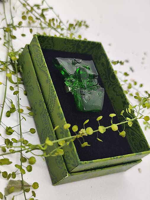 Ručne vyrábaný prsteň z vínovej fľaše -DIA