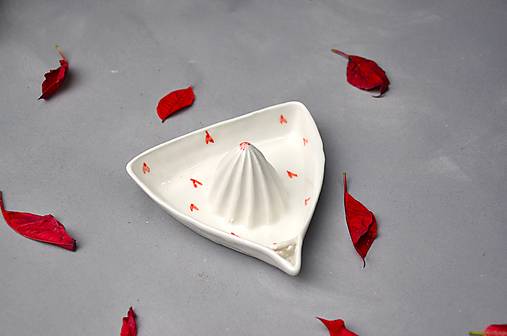 Príbory, varešky, pomôcky - Odšťavovač srdiečko - 18121276_