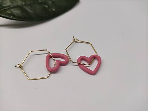 Ručne vyrábané náušnice – ružové srdiečka