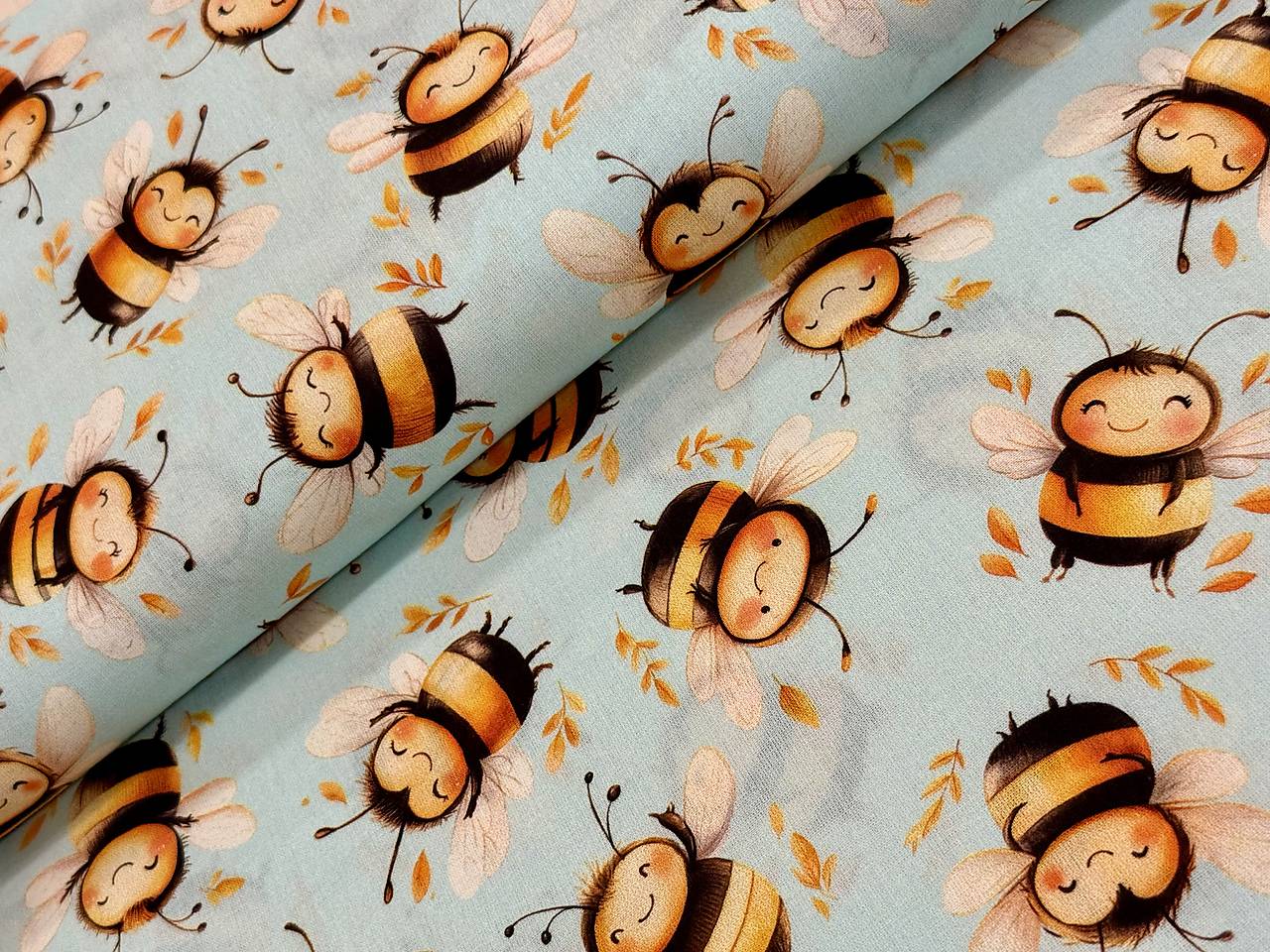 100% BAVLNA 3D/VČIELKY