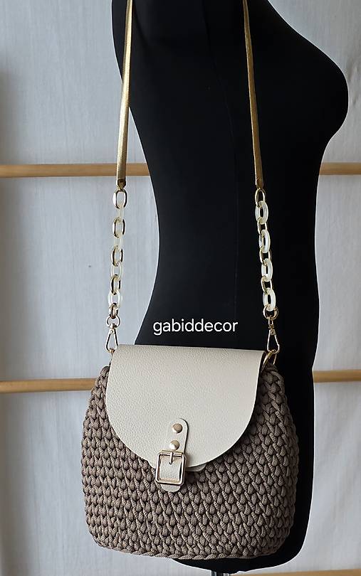 Háčkovaná kabelka s koženými komponentami (Kabelka + retiazka)