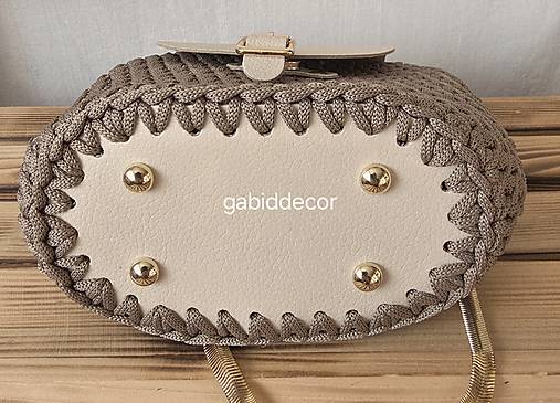 Háčkovaná kabelka s koženými komponentami (Kabelka + retiazka)