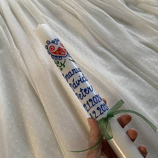 Ručne maľovaná krstná svieca s personalizáciou – 35 cm, biely vosk (21 pestrofarebná folk)