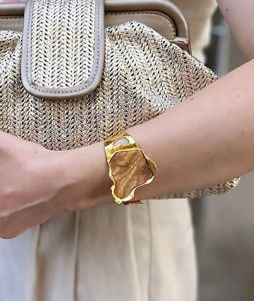 Náramky - Nadčasový dizajnérsky náramok formovaný duchom olivovníka - 18127146_