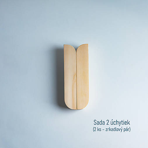 Nábytok - Drevené nábytkové úchytky DRR – zrkadlová sada 2 ks, masívne drevo, 153 mm - 18127221_