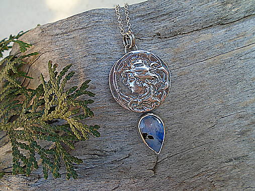 Strieborný prívesok Ag925 Dáma Mesačný kameň