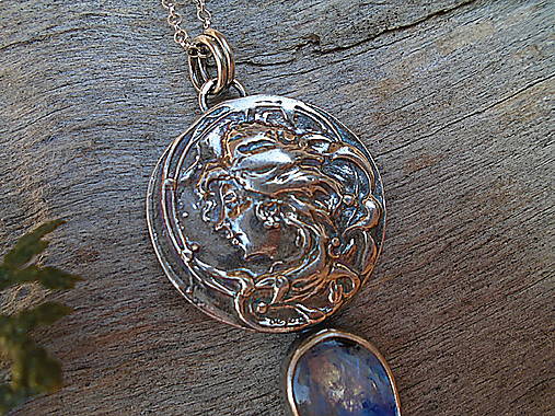 Strieborný prívesok Ag925 Dáma Mesačný kameň