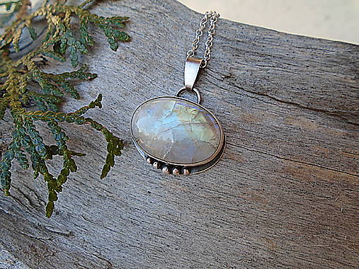 Strieborný prívesok Ag925 Mesačný kameň