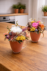  - Šálka pestrých sušených kvetov s trvácnou ružičkou - kvetinový darček - 18128749_