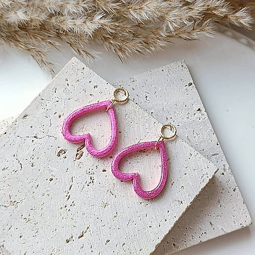 Náušnice - Sweetheart- srdiečkové visiace náušnice(glitrované) - 18129986_