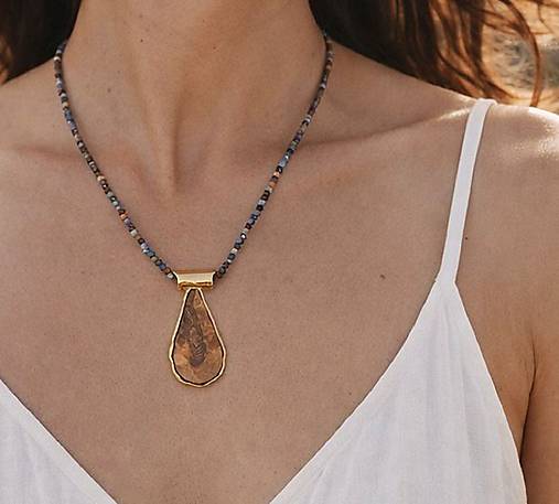 Náhrdelníky - Tvorivé svetlo olivovníka - 18130905_