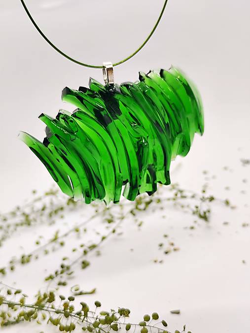 Náhrdelník z vínových fliaš "DANIELA"