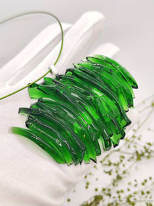 Náhrdelník z vínových fliaš "DANIELA"