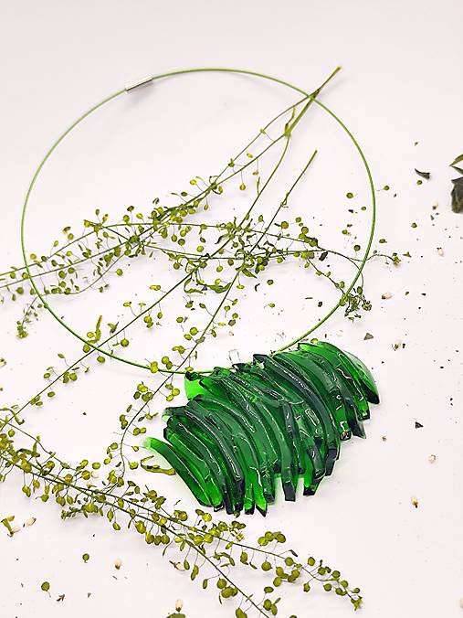 Náhrdelník z vínových fliaš "DANIELA"