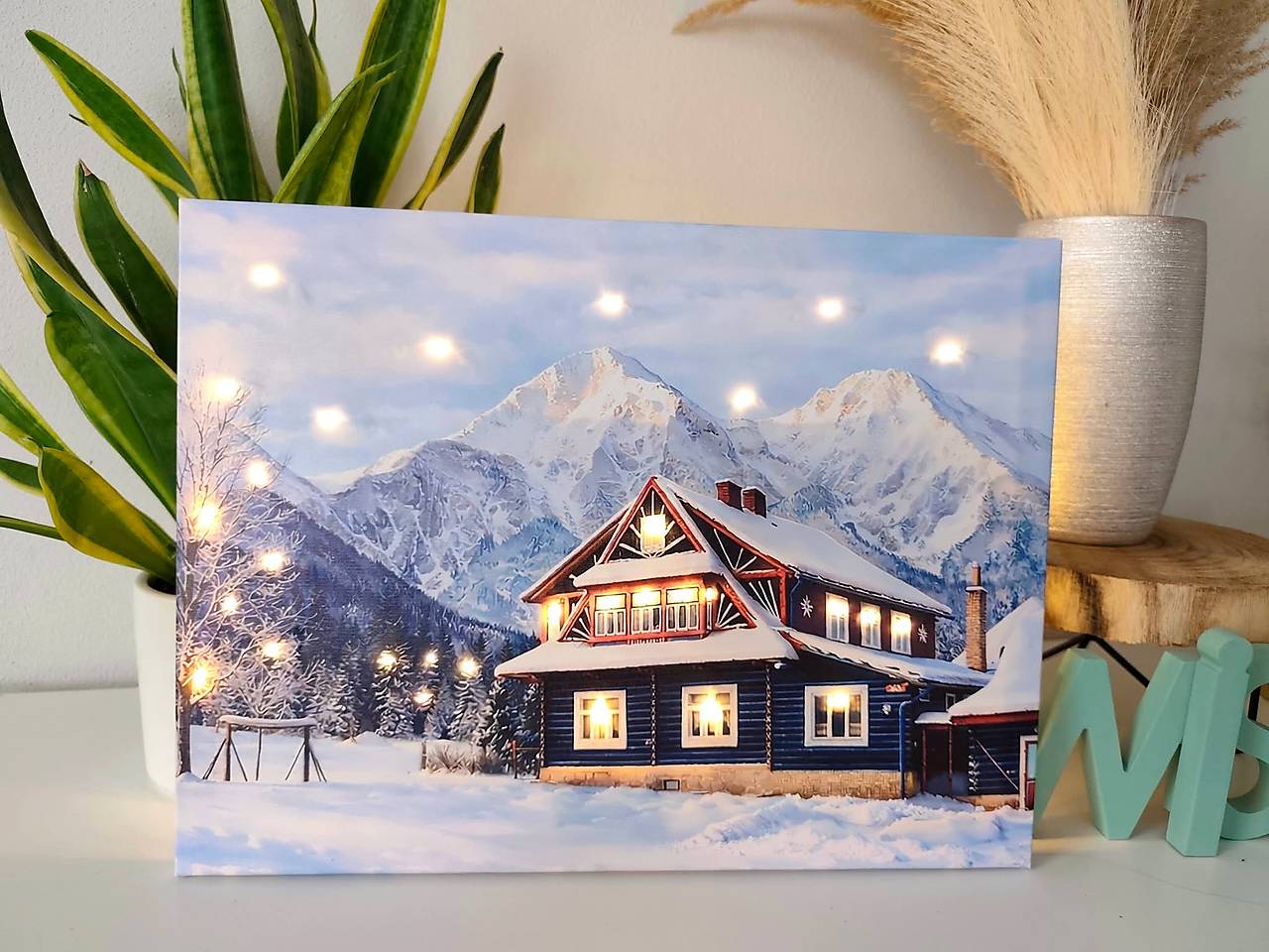 Svietiaci obraz – chatka v Monkovej doline (40 × 30 cm)