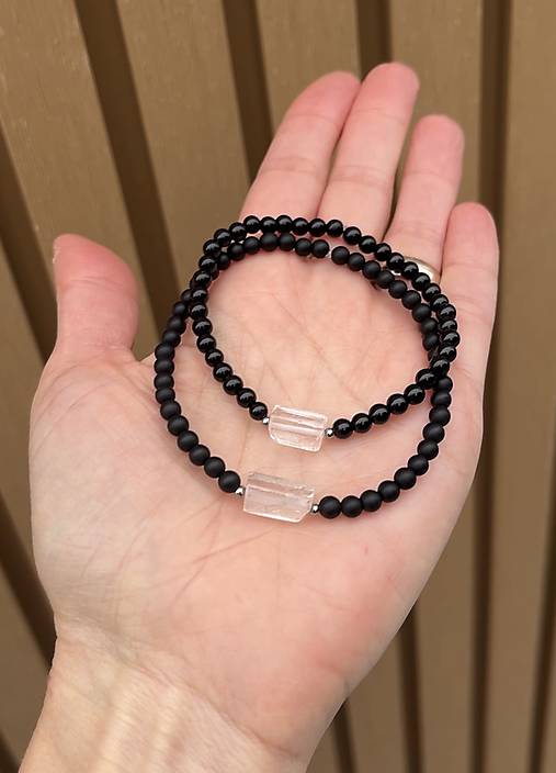 Náramok z minerálu onyx a krištáľ