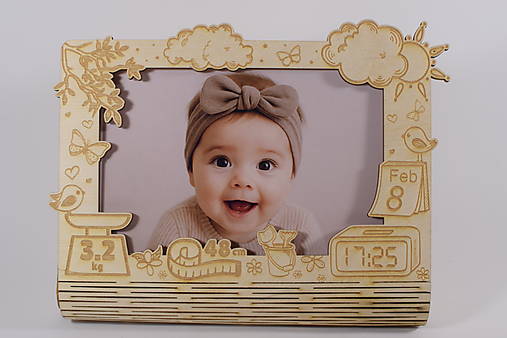 Dekorácie - Drevený rámček s údajmi o narodení dieťaťa – spomienka na najkrajší začiatok - 18133423_