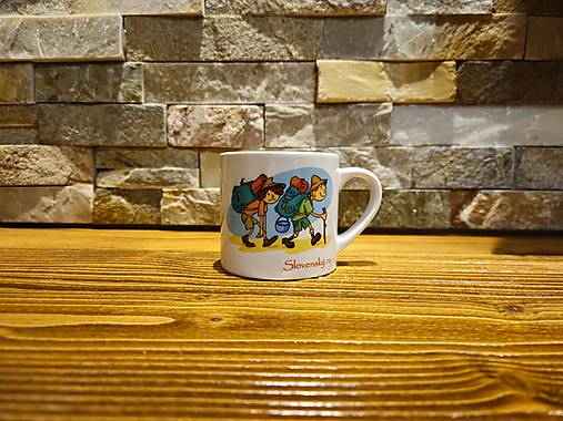 Hrnček párik turistov