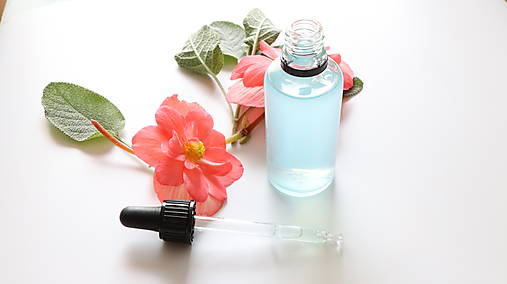 Pleťová kozmetika - Sérum s kyselinou hyaluronovou - 18137130_