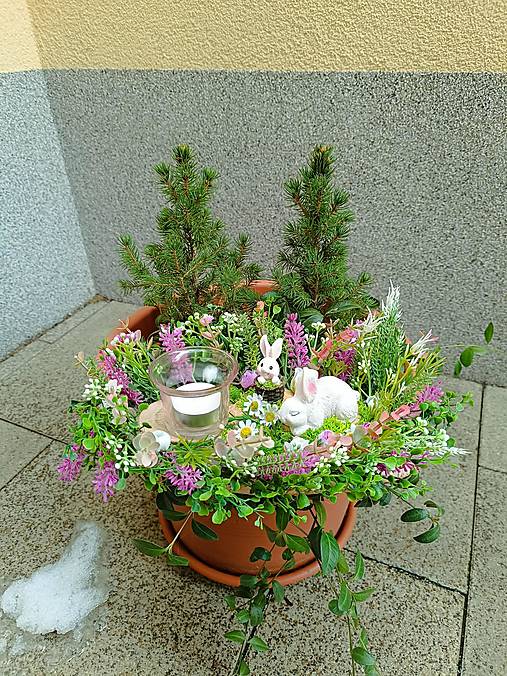 Dekorácie - Veľkonočno - jarný aranžmán / svietnik so zajačikmi - 18137139_