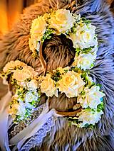 Ozdoby do vlasov - Folklórna čelenka Svadobná♡♡s pierkom - 18138772_