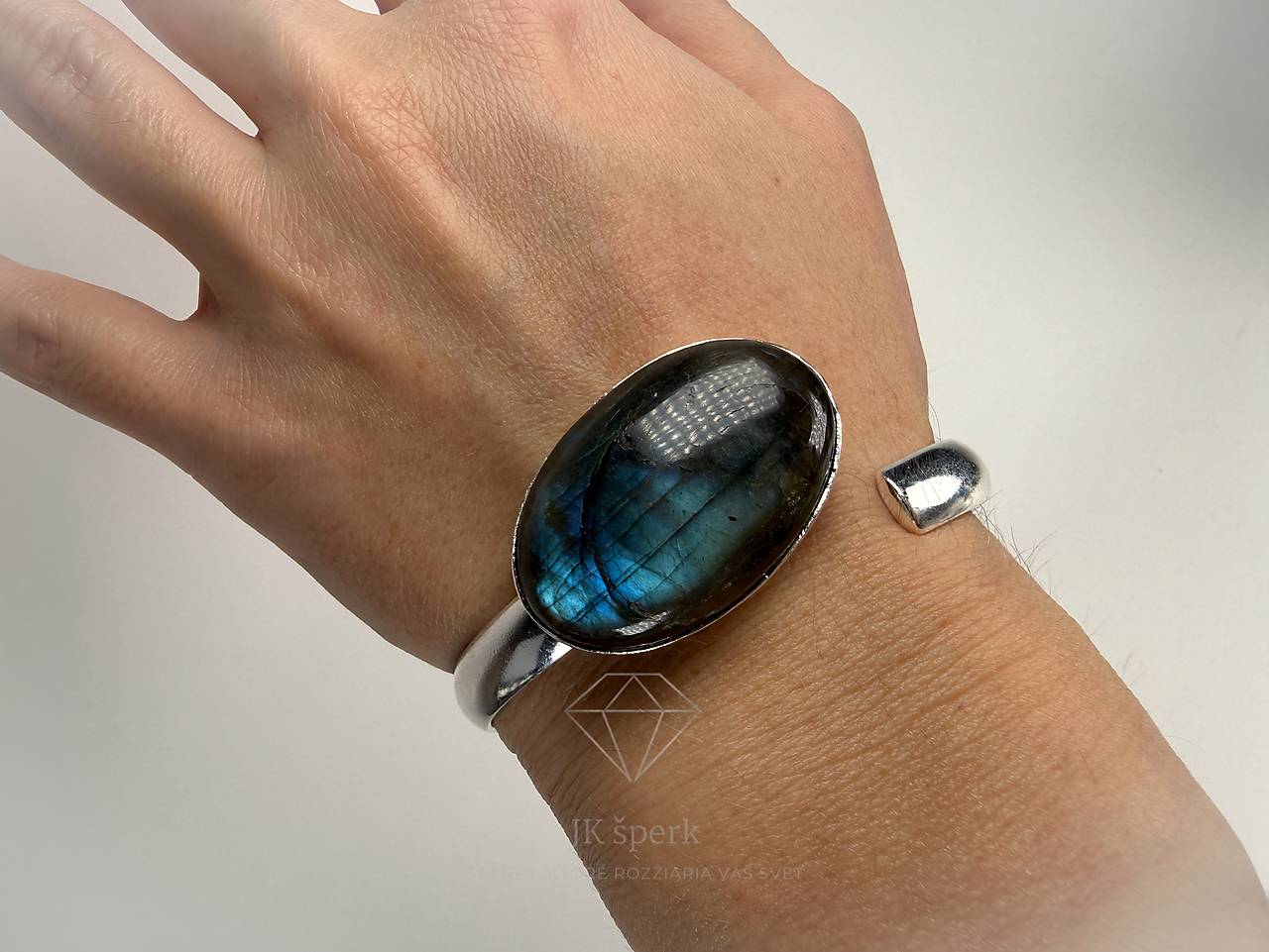 Strieborný 925/1000 náramok s labradoritom