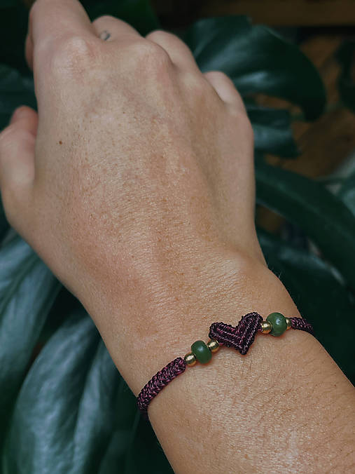 Náramky - Micro macramé náramok - srdiečko a jadeit - 18138459_