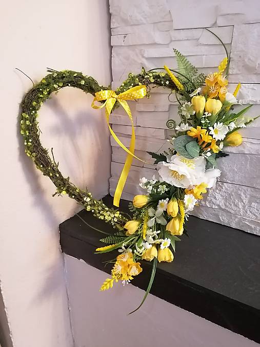 Dekorácie - Jarne kvetinove srdce 45cm - 18136609_