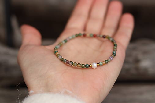 Náramok z minerálu achát s perlou