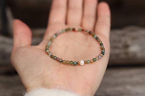 Náramok z minerálu achát s perlou