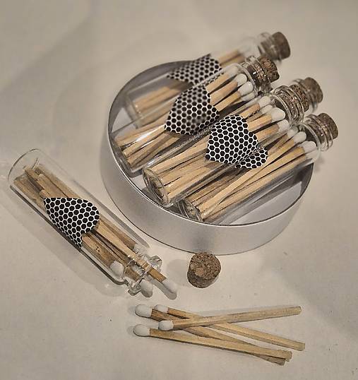 Zápalky v ampulke so srdiečkom