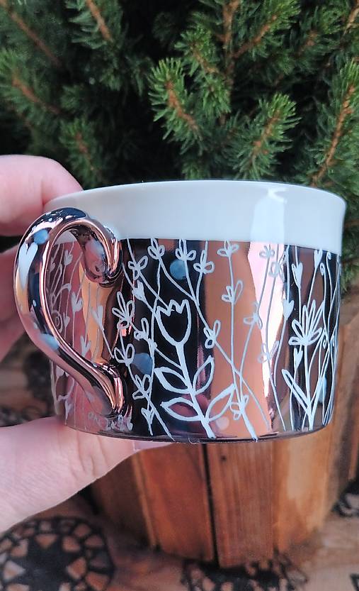 Nádoby - bronzová šáločka s rastlinnou kresbou - 18141601_