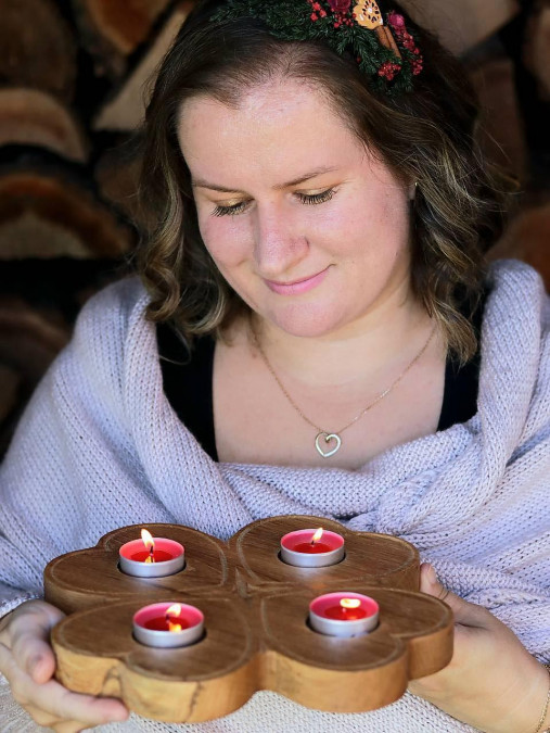 Dubový adventný svietnik
