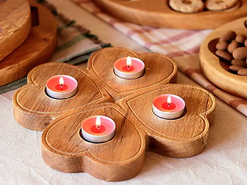 Dubový adventný svietnik