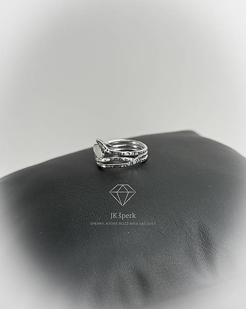 Strieborný 925/1000 prsten s drahým opálom