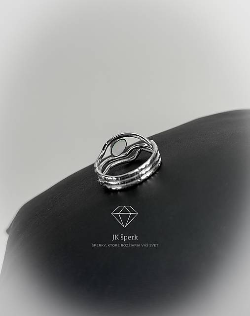 Strieborný 925/1000 prsten s drahým opálom